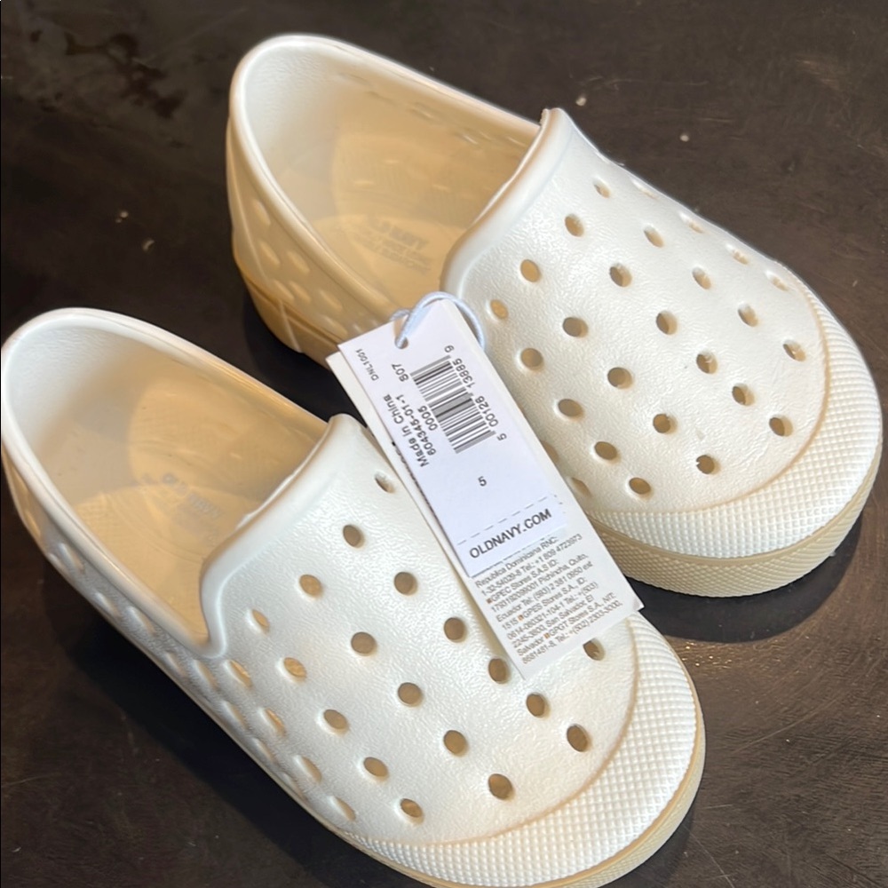 Old Navy Toddler White Slip-On Shoes
